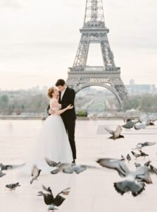 Wedding couple, Eiffel Tower, Paris